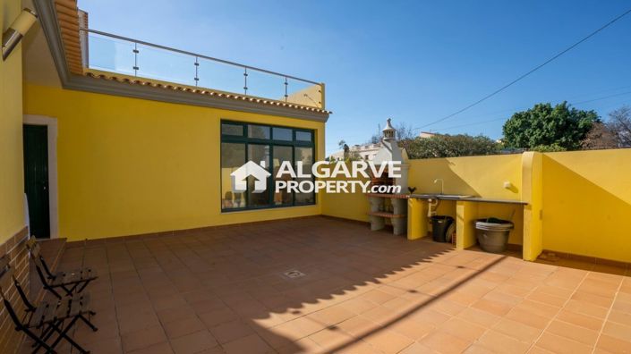 Image No.15-4 Bed Semi-Detached for sale