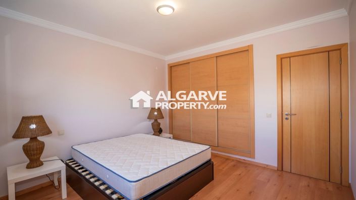 Image No.32-4 Bed Semi-Detached for sale