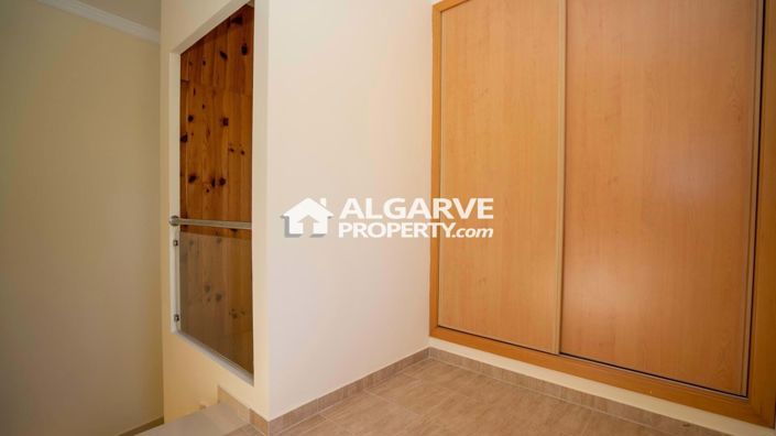 Image No.33-4 Bed Semi-Detached for sale