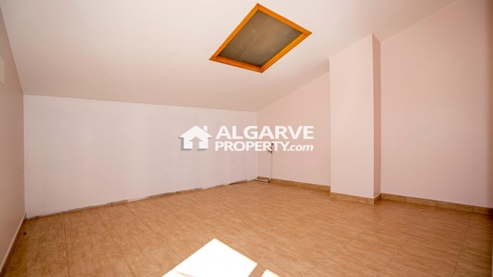 Image No.36-4 Bed Semi-Detached for sale