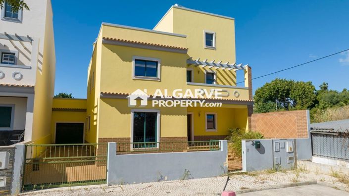 Image No.41-4 Bed Semi-Detached for sale