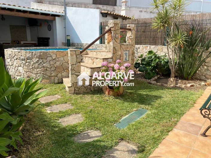 Image No.17-3 Bed Townhouse for sale