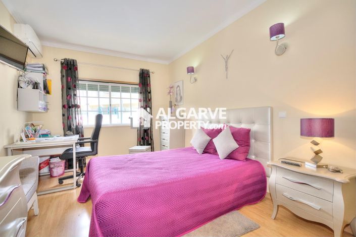 Image No.20-3 Bed Townhouse for sale