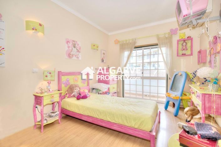 Image No.22-3 Bed Townhouse for sale