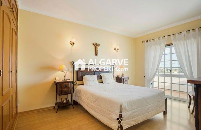 Image No.24-3 Bed Townhouse for sale