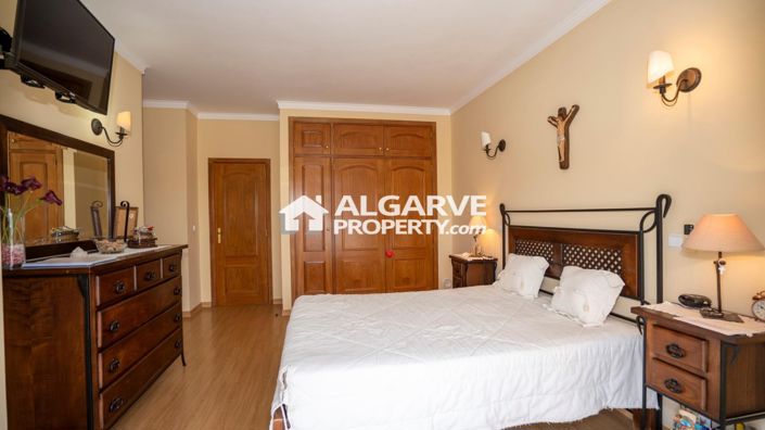 Image No.25-3 Bed Townhouse for sale