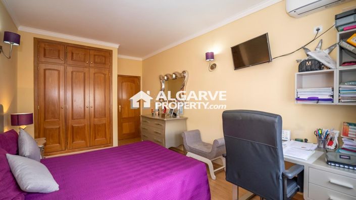 Image No.30-3 Bed Townhouse for sale