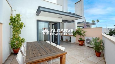 4 Bed Townhouse for sale