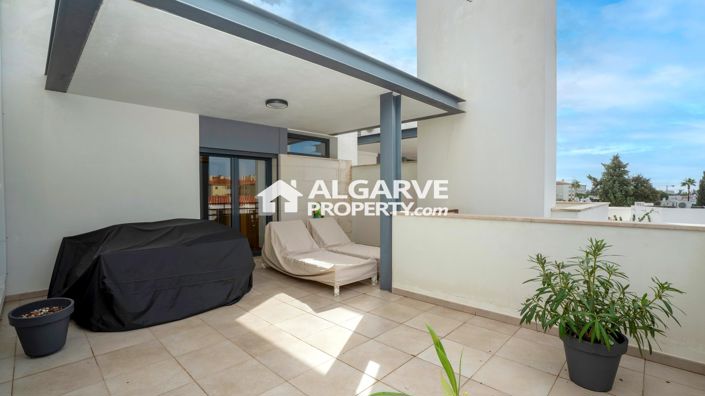 Image No.19-4 Bed Townhouse for sale