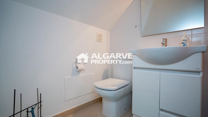 Image No.28-4 Bed Townhouse for sale