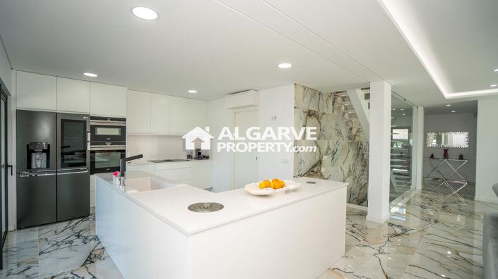 Image No.13-4 Bed Villa for sale