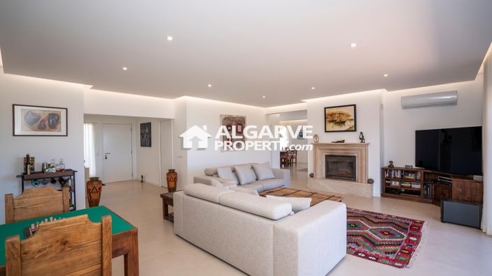 Image No.12-5 Bed Villa for sale