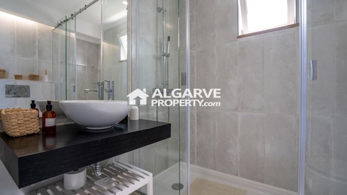 Image No.28-5 Bed Villa for sale