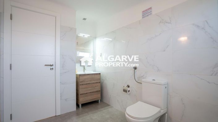 Image No.30-4 Bed Villa for sale