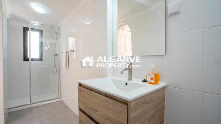 Image No.32-4 Bed Villa for sale