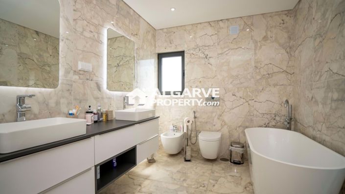 Image No.23-Villa de 4 chambres à vendre à Fuseta