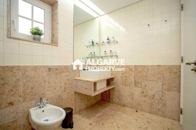 3-11222-78d1f4f8b6655591b02d22fabb36a692d73cc