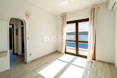 3-11211-78d1f4f8b6655591b02d22fabb36a692d73cc