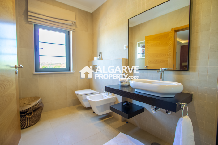 Image No.27-5 Bed Villa for sale