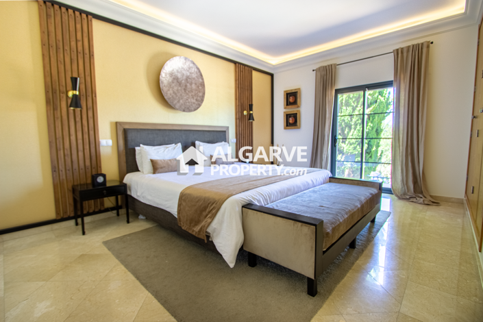 Image No.4-5 Bed Villa for sale