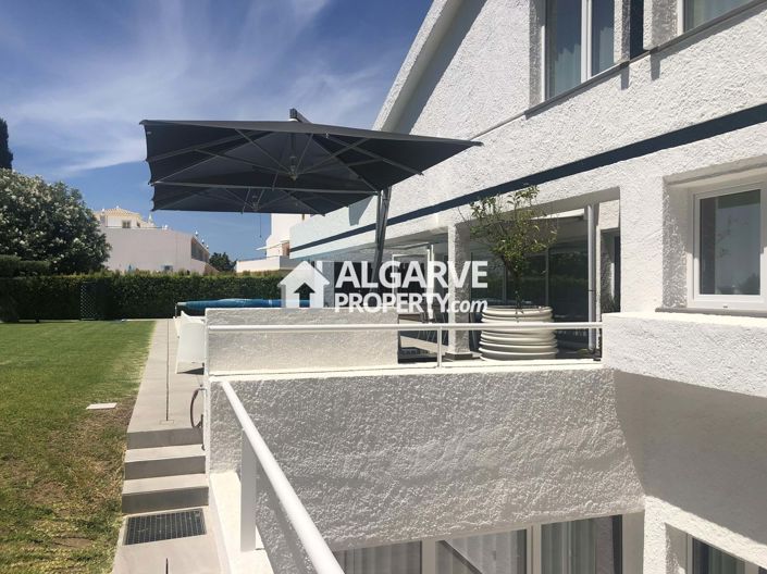 Image No.15-6 Bed Semi-Detached for sale