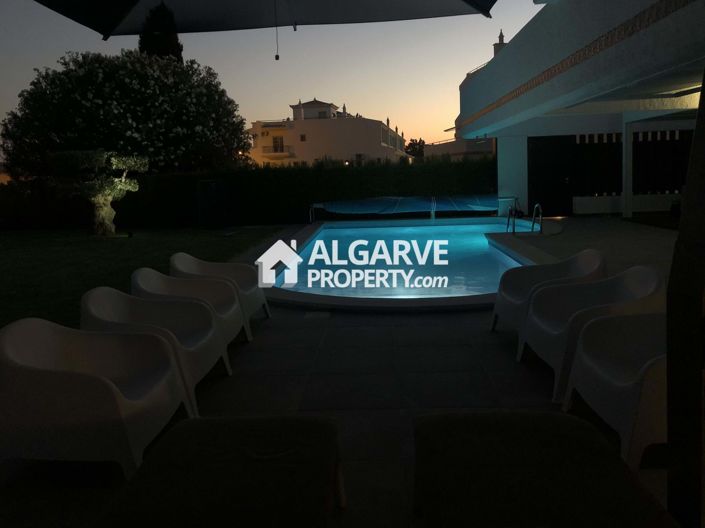 Image No.16-6 Bed Semi-Detached for sale