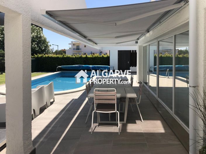 Image No.19-6 Bed Semi-Detached for sale