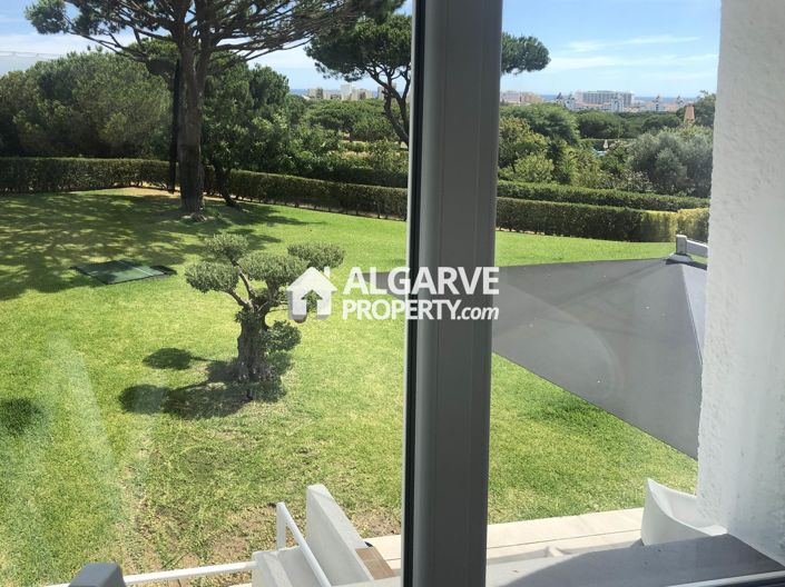 Image No.6-6 Bed Semi-Detached for sale