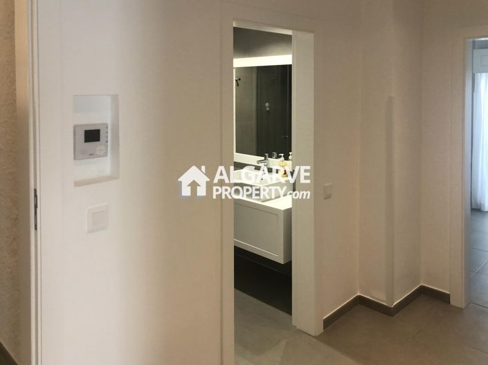 Image No.9-6 Bed Semi-Detached for sale