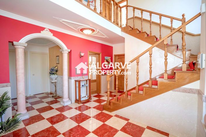 Image No.2-4 Bed Villa for sale