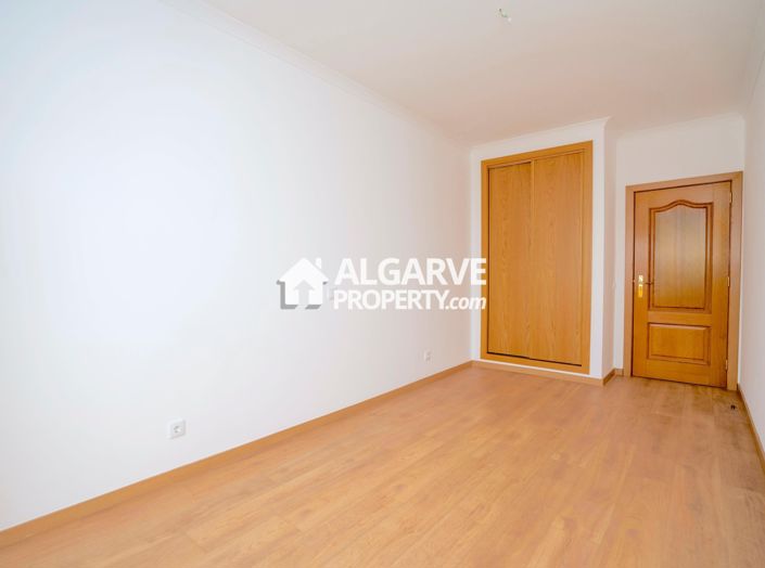 Image No.12-4 Bed Apartment for sale