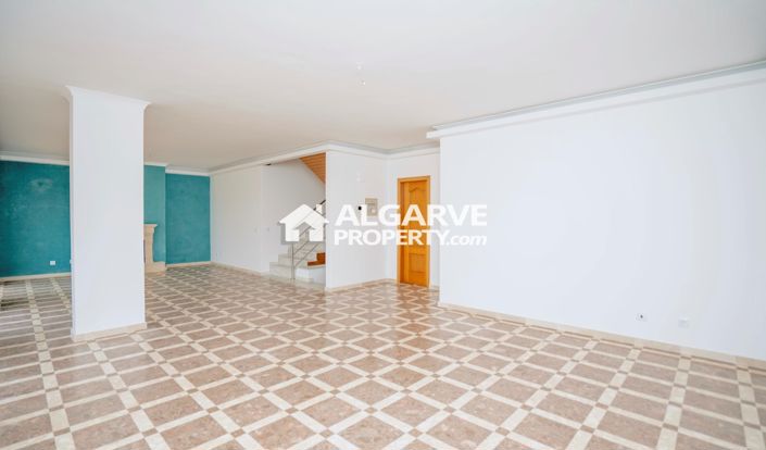 Image No.22-4 Bed Apartment for sale