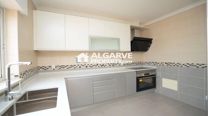 Image No.28-4 Bed Apartment for sale