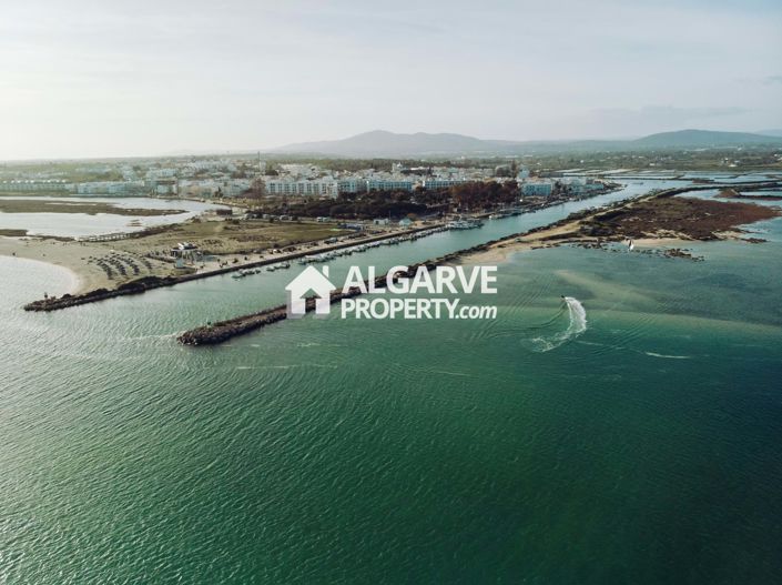 Image No.20-3 Bed Townhouse for sale