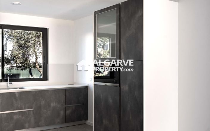 Image No.9-3 Bed Townhouse for sale