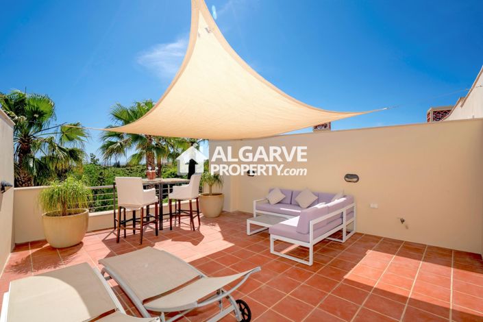Image No.1-4 Bed Townhouse for sale