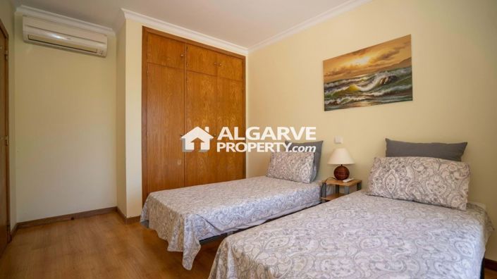 Image No.11-4 Bed Semi-Detached for sale