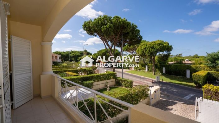 Image No.12-4 Bed Semi-Detached for sale