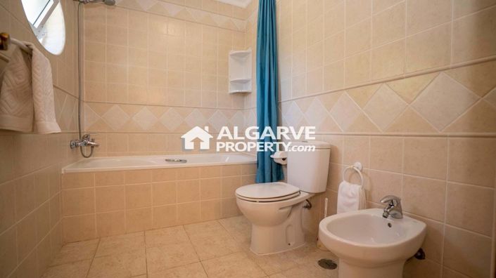 Image No.13-4 Bed Semi-Detached for sale