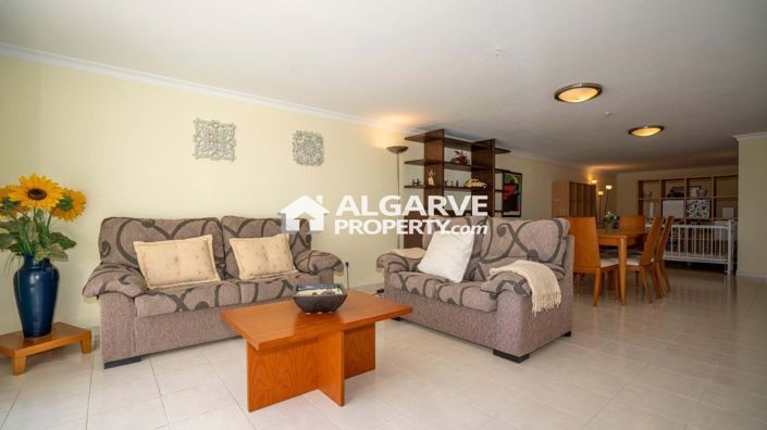 Image No.18-4 Bed Semi-Detached for sale