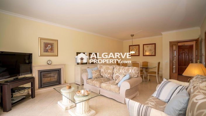 Image No.24-4 Bed Semi-Detached for sale