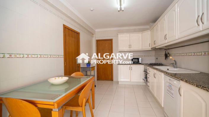 Image No.26-4 Bed Semi-Detached for sale