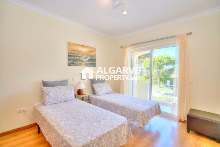 Image No.33-4 Bed Semi-Detached for sale