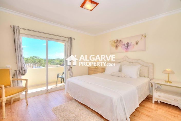 Image No.5-4 Bed Semi-Detached for sale