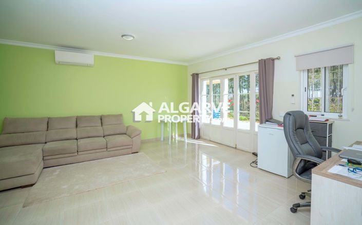 Image No.18-4 Bed Villa for sale