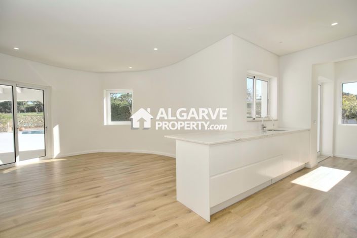 Image No.40-4 Bed Villa for sale