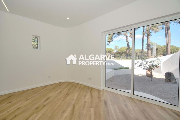 Image No.41-4 Bed Villa for sale