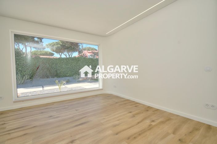 Image No.44-4 Bed Villa for sale