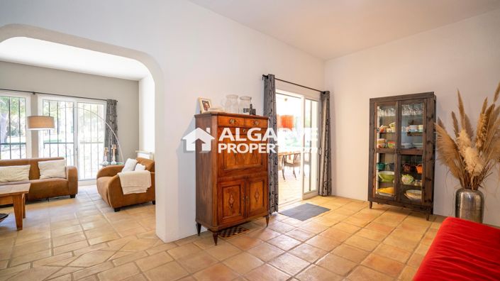 Image No.10-3 Bed Villa for sale