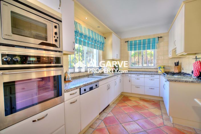 Image No.3-3 Bed Villa for sale